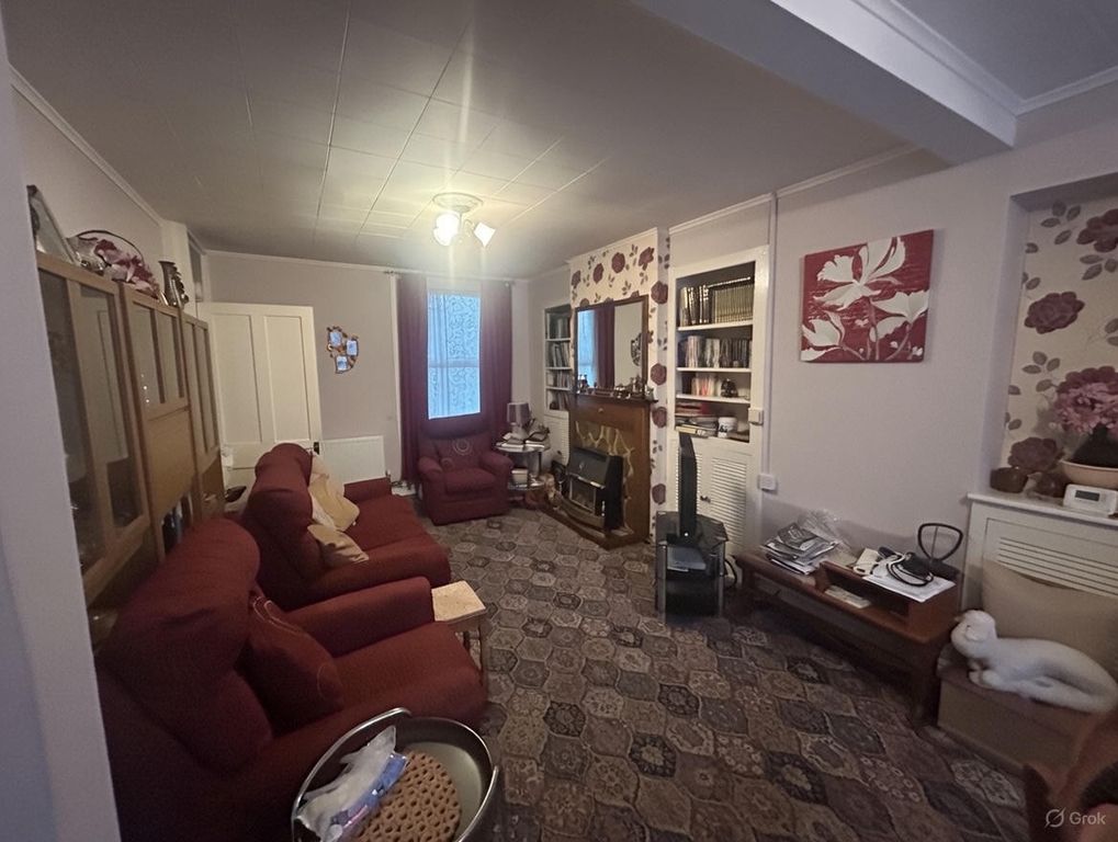 Property photo 2 of 6