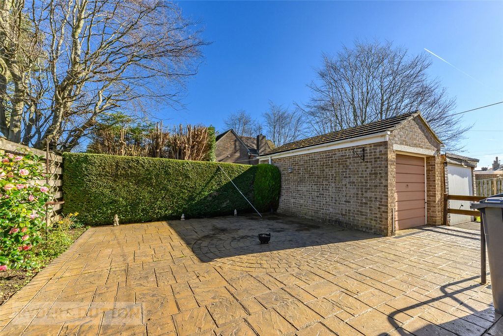 Property photo 2 of 19 Garden