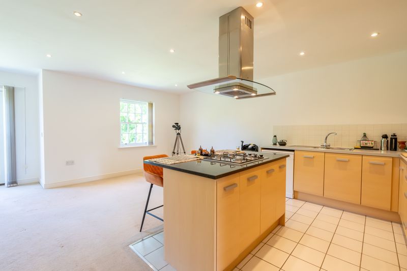 Property photo 3 of 19 Photo 6