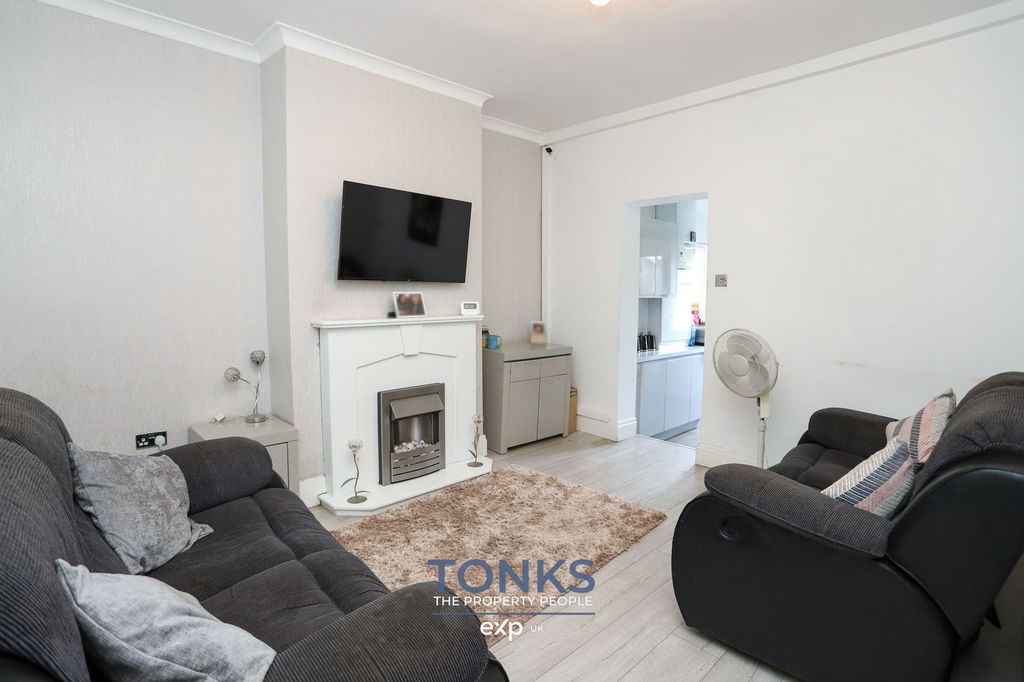 Property photo 2 of 15