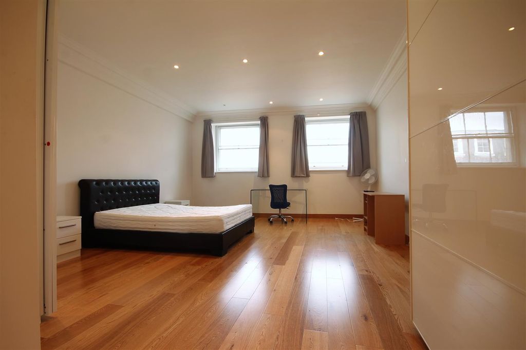 Property photo 3 of 9 23491.Jpg