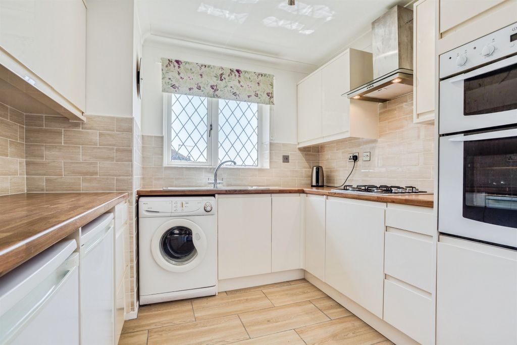 Property photo 2 of 16