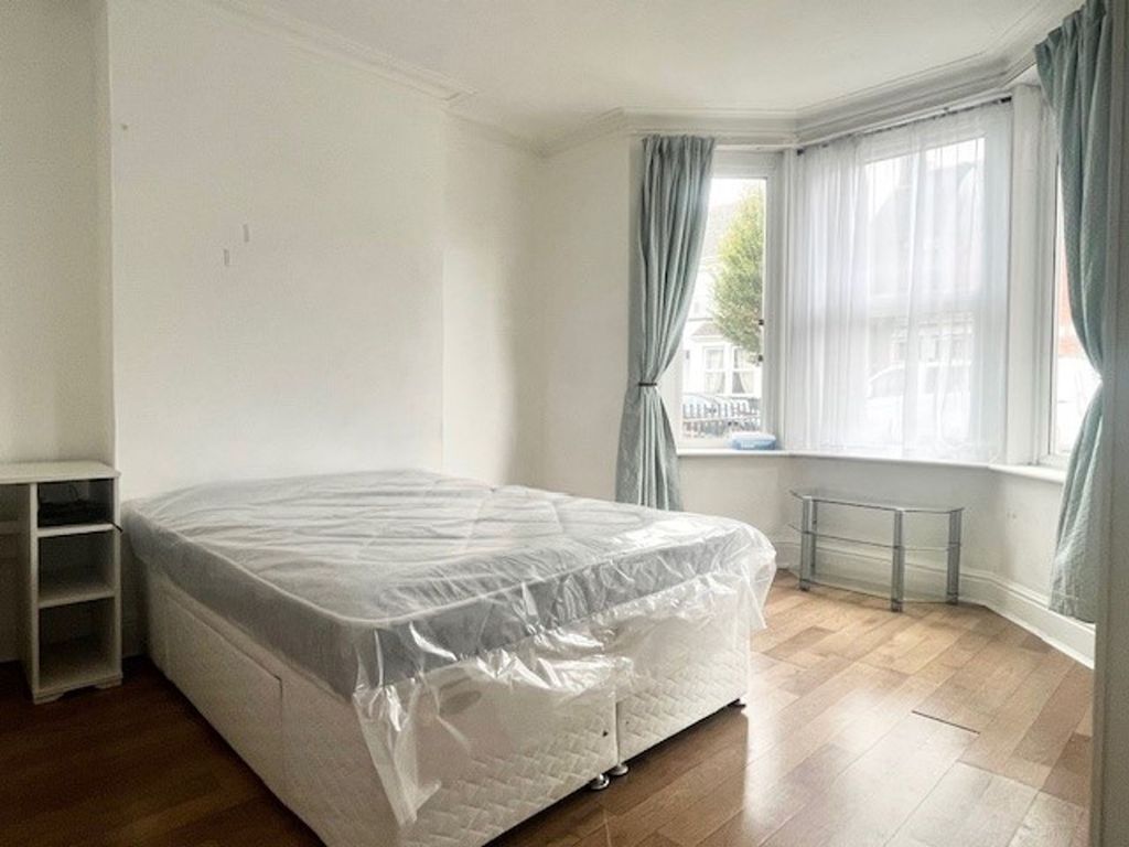 Property photo 3 of 4 Photo 6