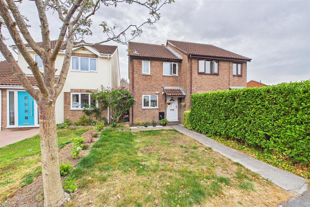 Property photo 1 of 11