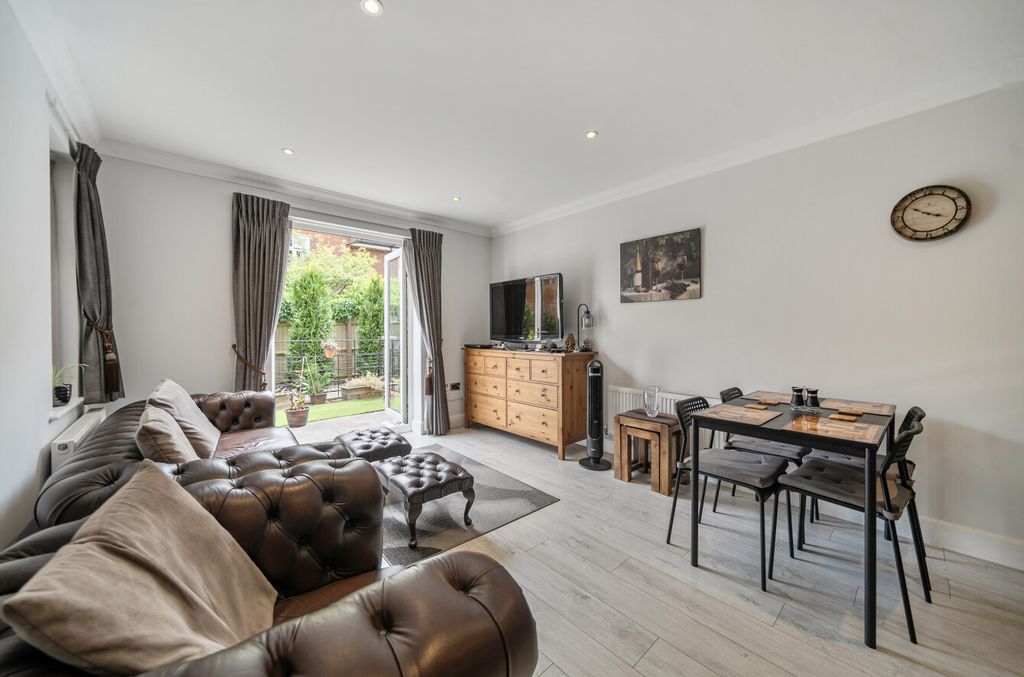 Property photo 2 of 25 1479423-15-6A32B9...