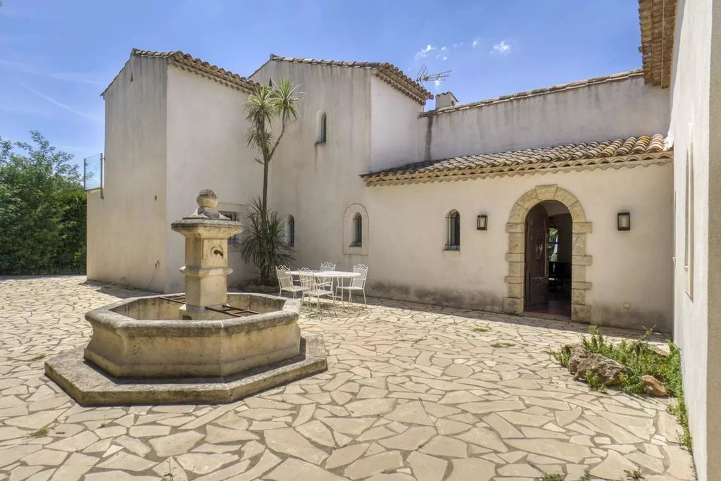 Property photo 3 of 6