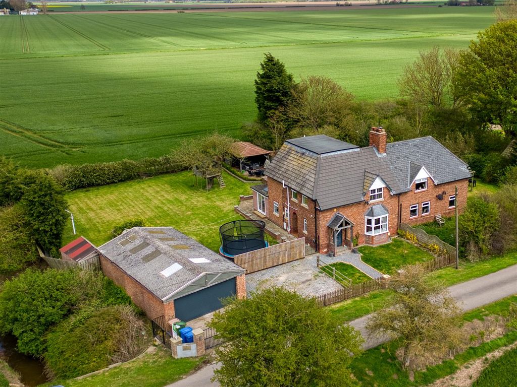 Property photo 1 of 35