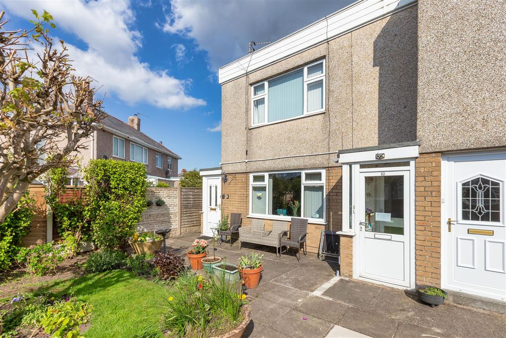 Property photo 1 of 11