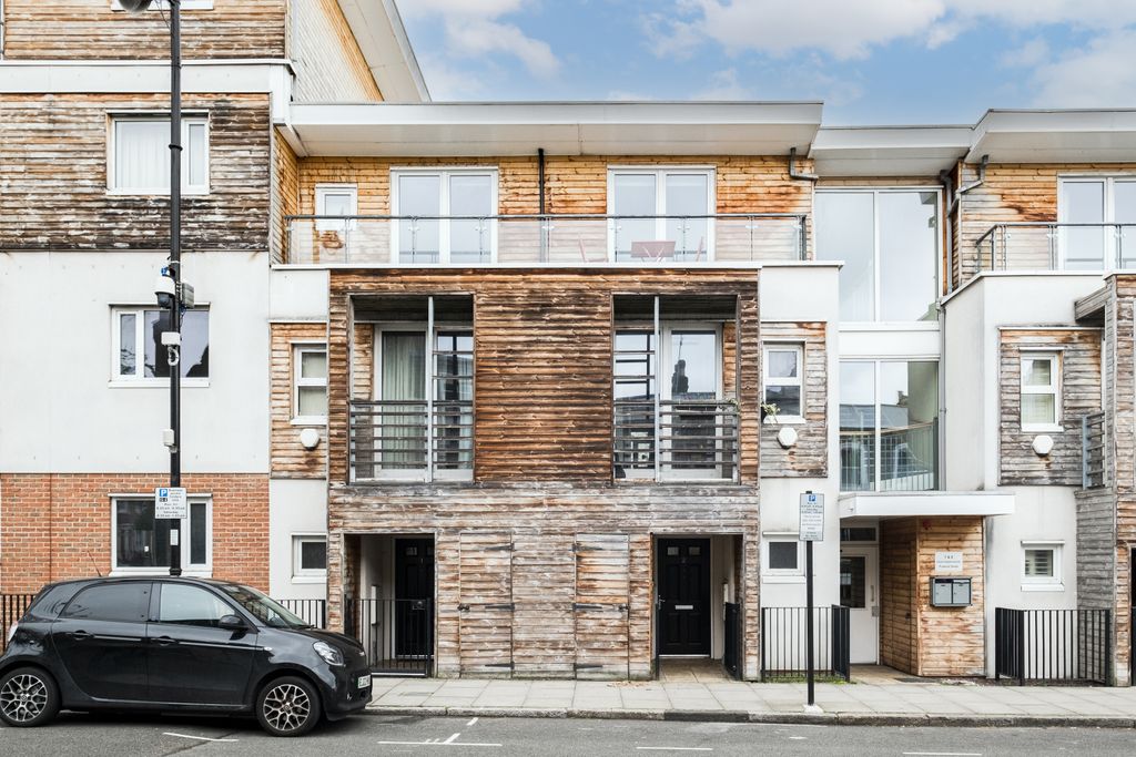 Property photo 2 of 14