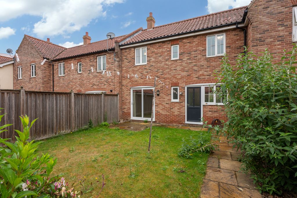 Property photo 2 of 11 14Baxterclose,Fakenham-8