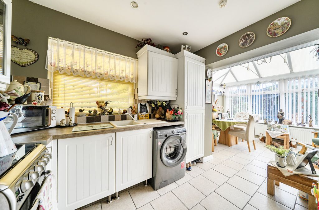 Property photo 2 of 12 15274816