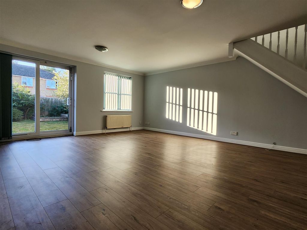 Property photo 2 of 14 R2.Jpg