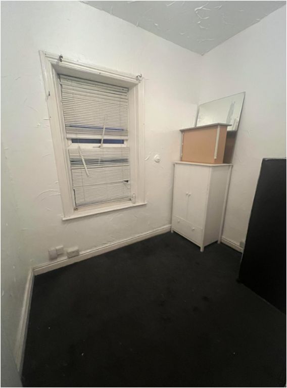 Property photo 3 of 5 Bedroom