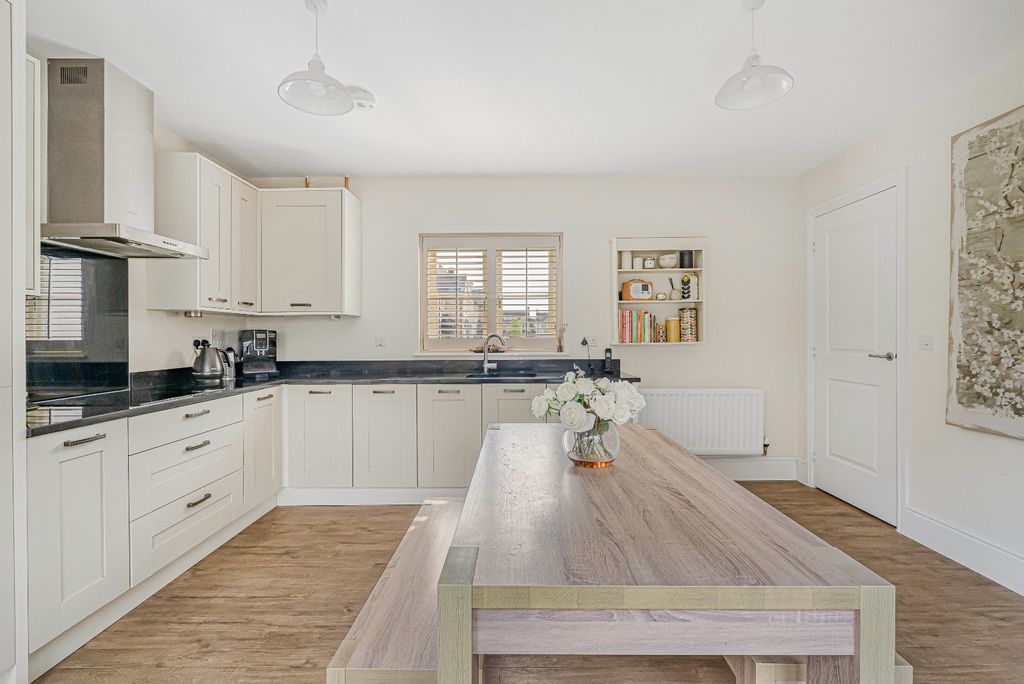 Property photo 3 of 24 Picture No. 34