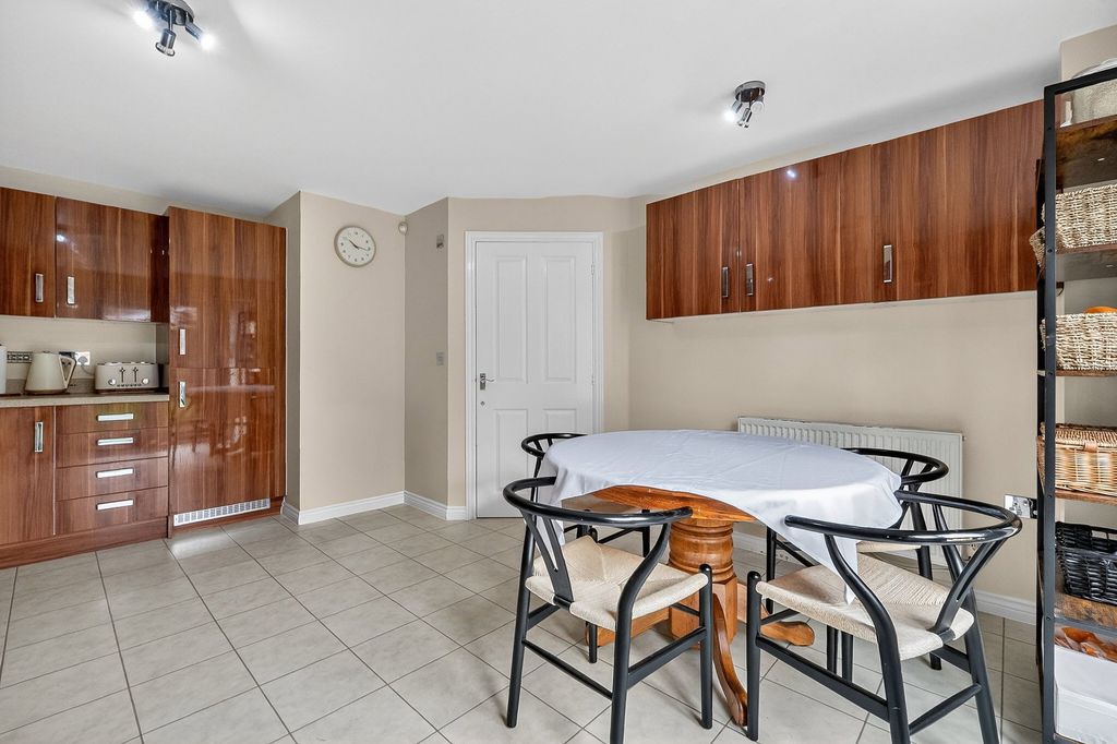 Property photo 3 of 31