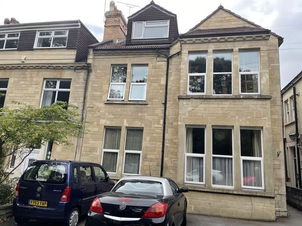 Property photo 1 of 4 A Charming Exterior View Of A Well-Maintained Prop...