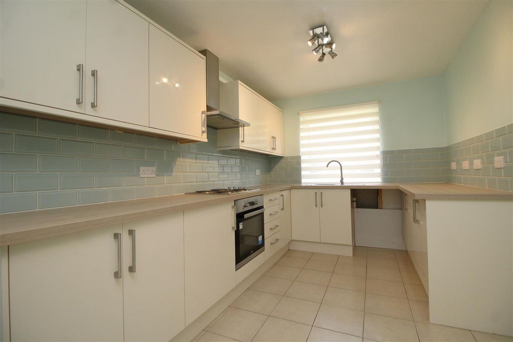 Property photo 2 of 12 Kitchen 1.Jpg
