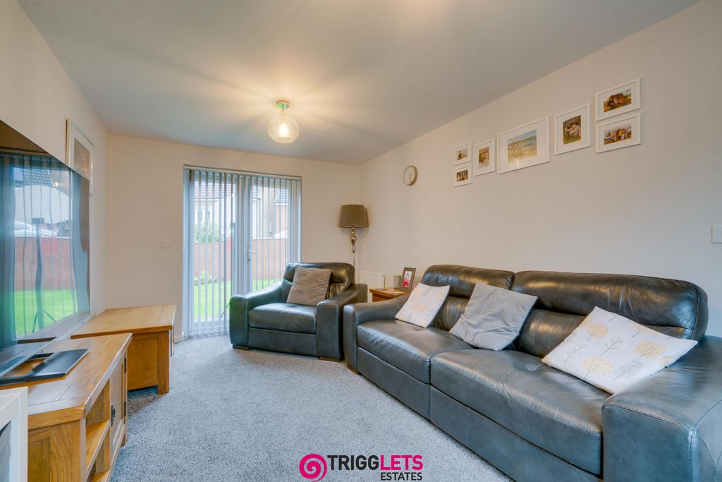 Property photo 2 of 24