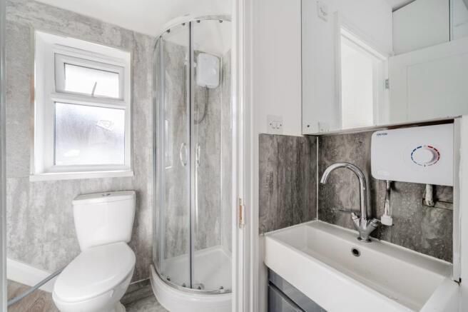 Property photo 3 of 5 Davidson Frost-Wellings, Dfw Goldbeaters Grove, Ba