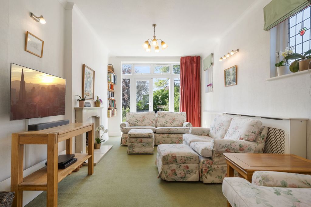 Property photo 3 of 17