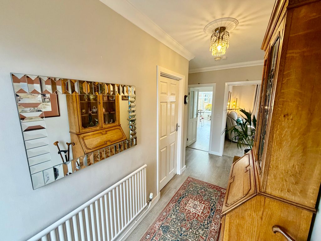 Property photo 3 of 32