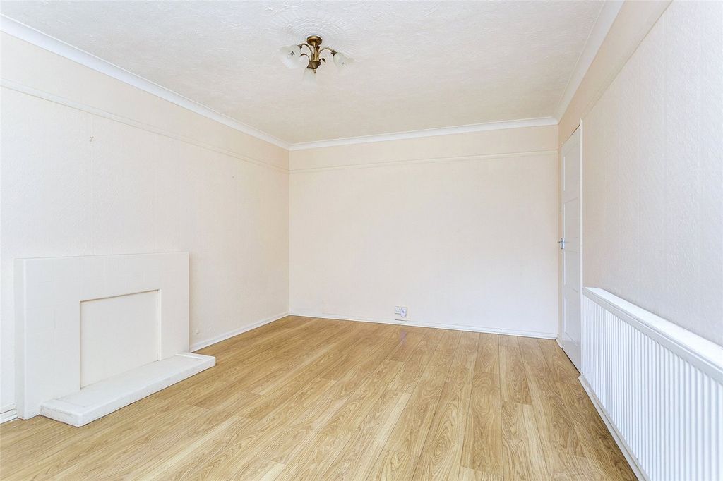 Property photo 2 of 11 4A55Dbfd-7136-4d09-B