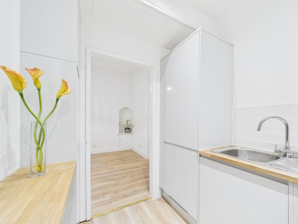 Property photo 2 of 13 Cam01486G0-Pr0908-Still002.Jpg