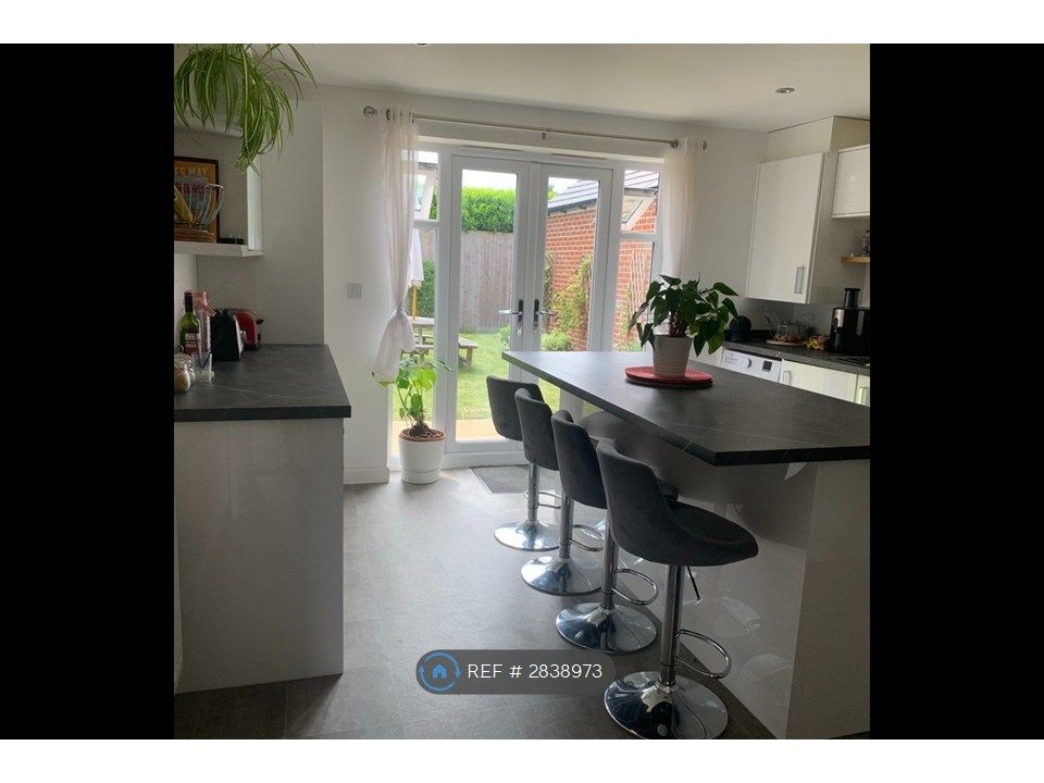 Property photo 1 of 11 Breakfast Bar - Kitchen Island