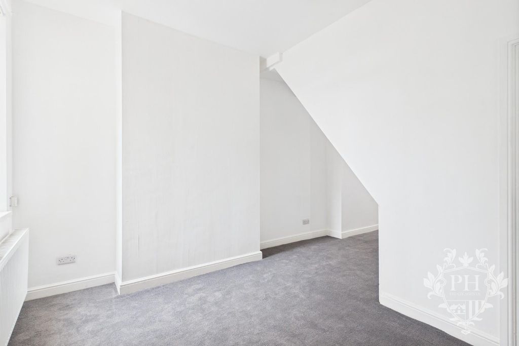 Property photo 3 of 10 Cam01415G0-Pr0460-Still009.Jpg