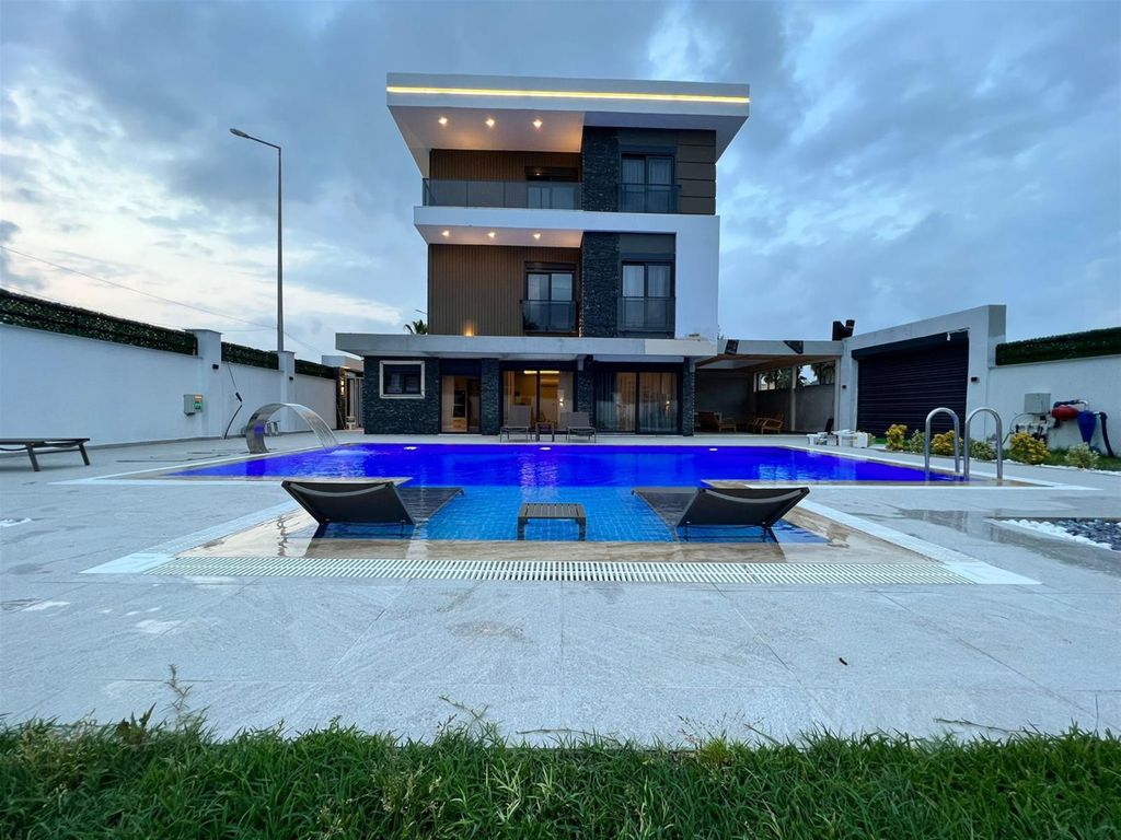 Property photo 2 of 18 Detached Spa Villa For Sale In Belek, Antalya With Private Facilities - A Modern Villa With Private Garden