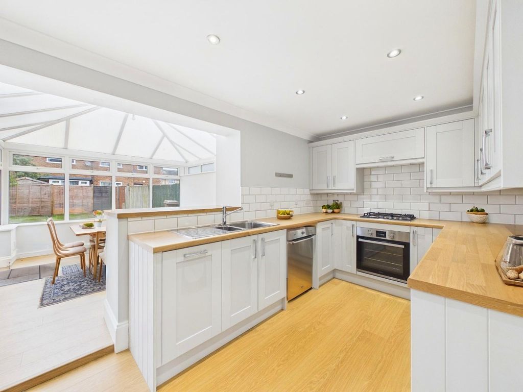 Property photo 2 of 10 4927704