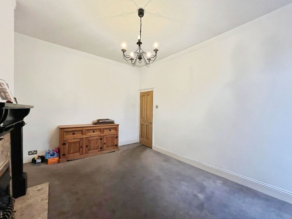 Property photo 2 of 13 4710442