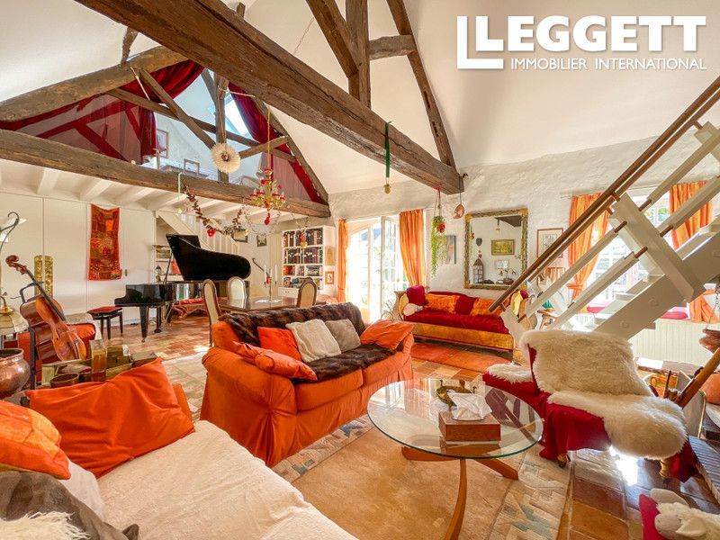 Property photo 1 of 10