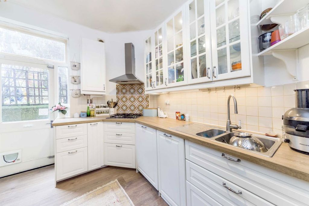 Property photo 3 of 5