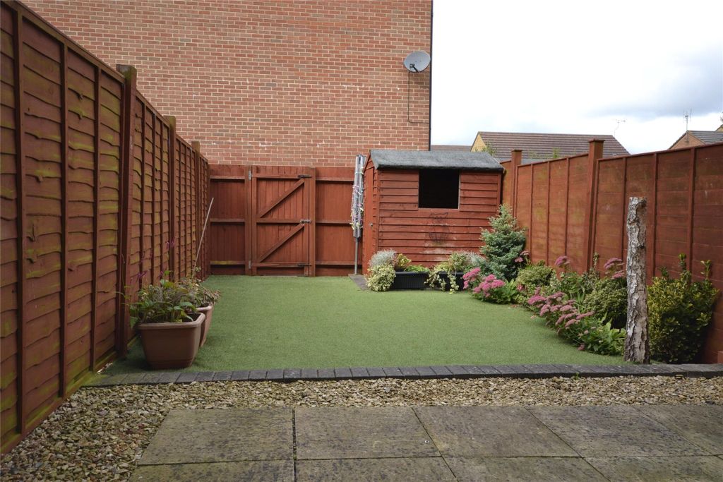Property photo 3 of 12 Garden