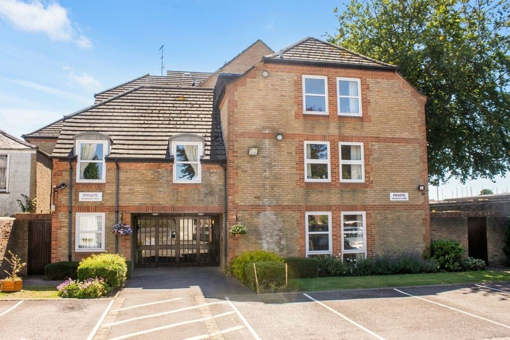 Property photo 1 of 12