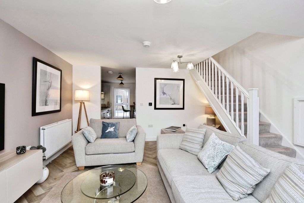 Property photo 3 of 20 Pbox-Img.Jpg