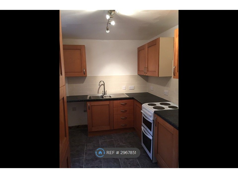 Property photo 2 of 5 Kitchen