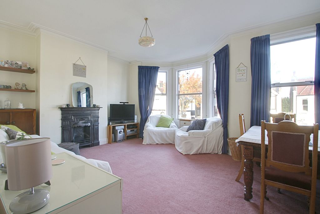 Property photo 2 of 6
