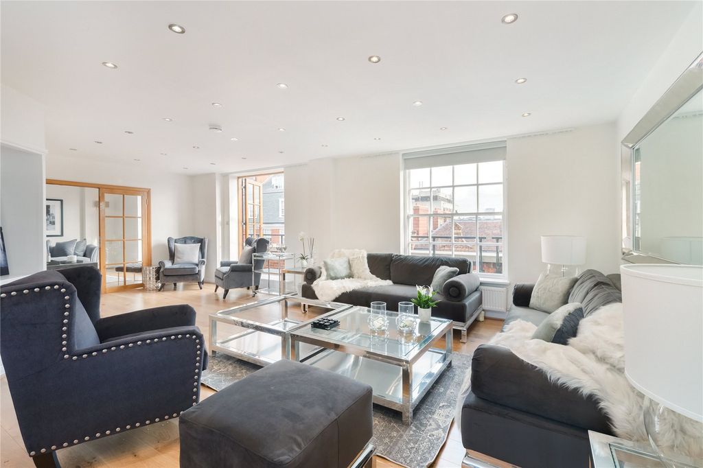 Property photo 2 of 21