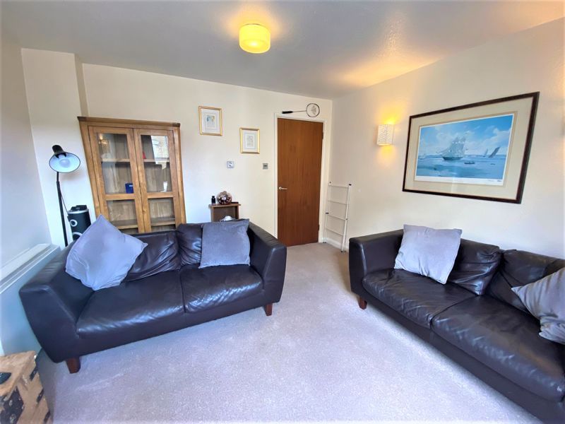 Property photo 3 of 8 Photo 7