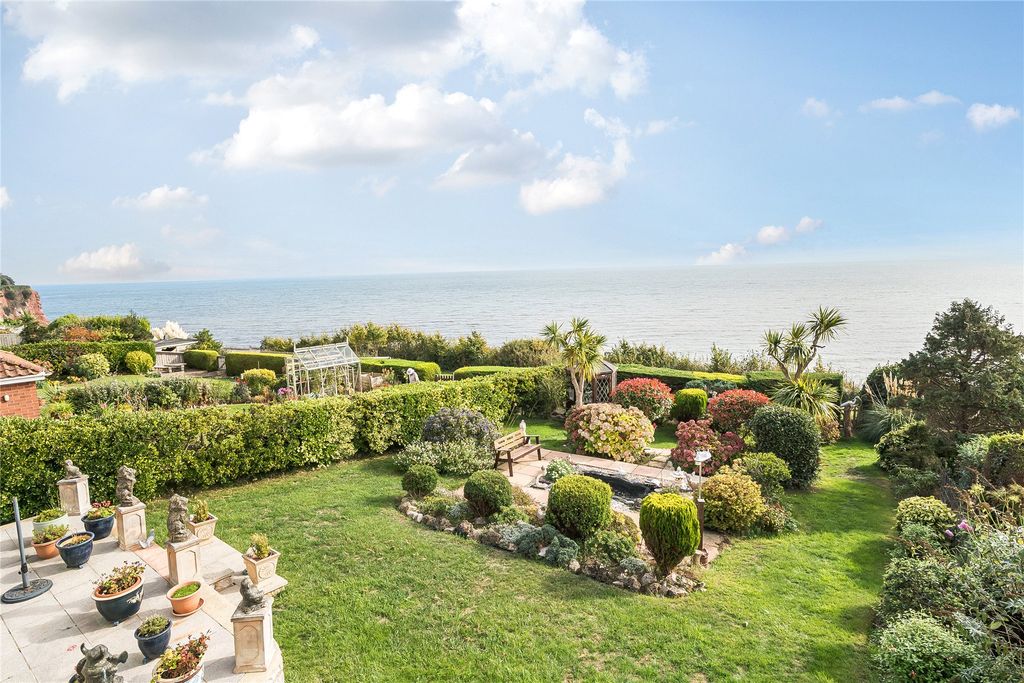 Property photo 3 of 26 Garden