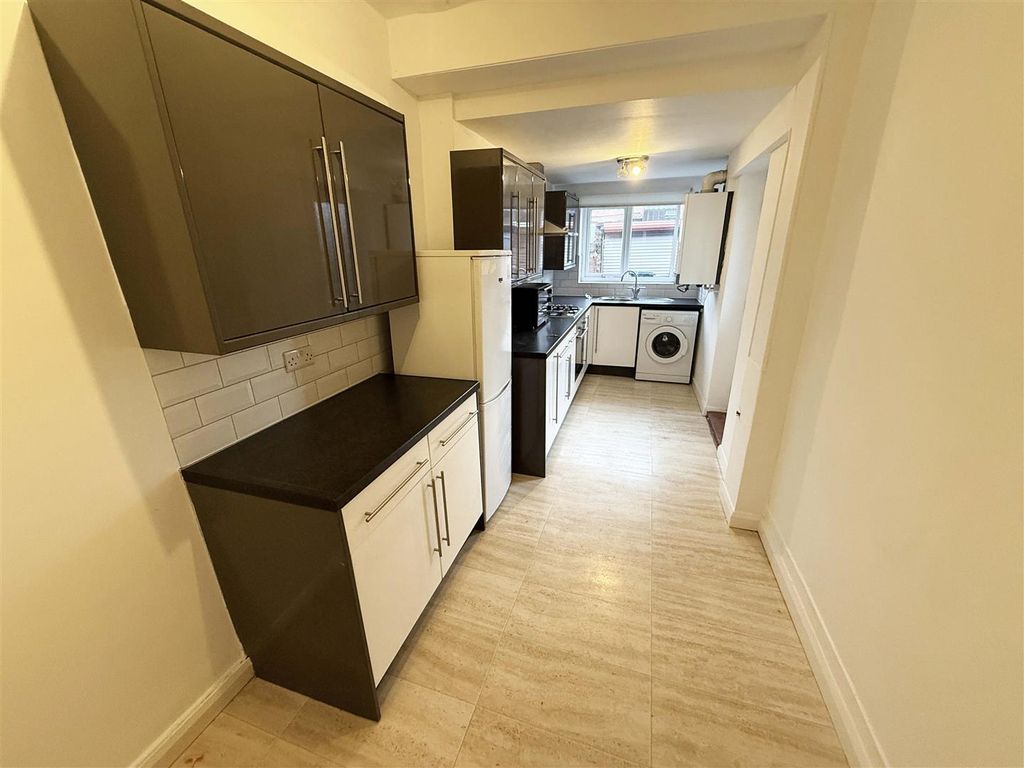 Property photo 3 of 7 Elsdon Terrace Kitchen.Jpg