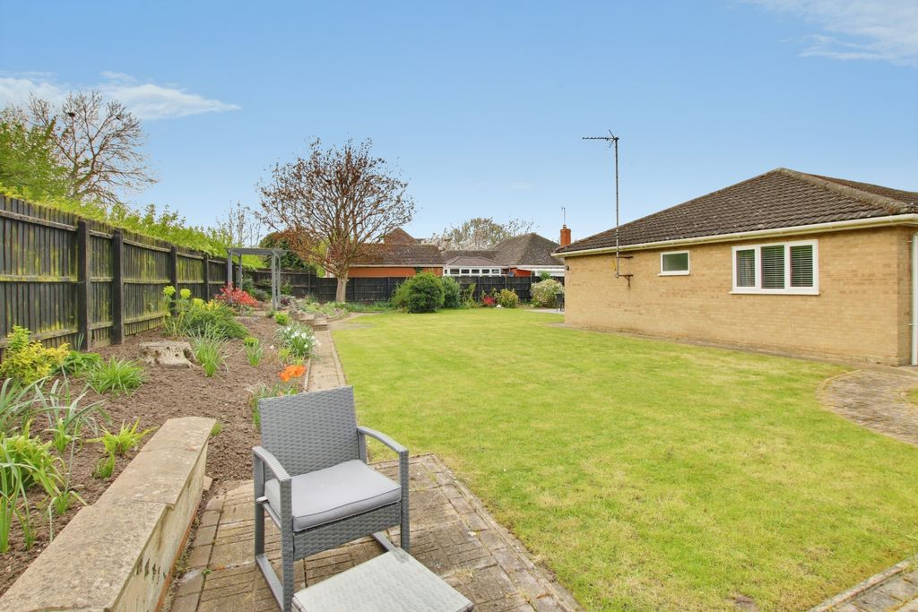 Property photo 2 of 25