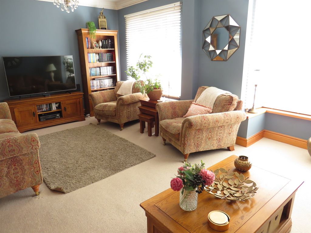 Property photo 3 of 12