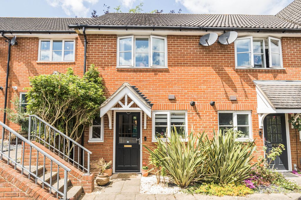 Property photo 1 of 16 External