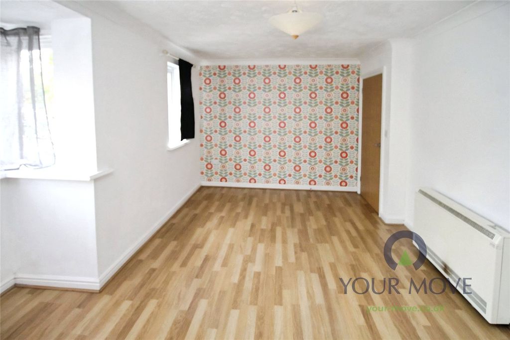 Property photo 3 of 7 Lounge