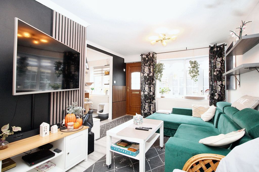 Property photo 2 of 20