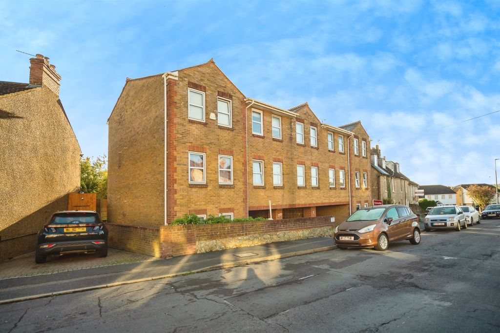 Property photo 1 of 6