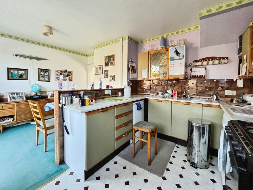Property photo 3 of 14 4161037